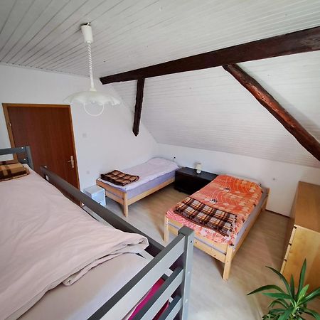 Apartamento Hikers Hut Hisar Podbrdo Exterior foto