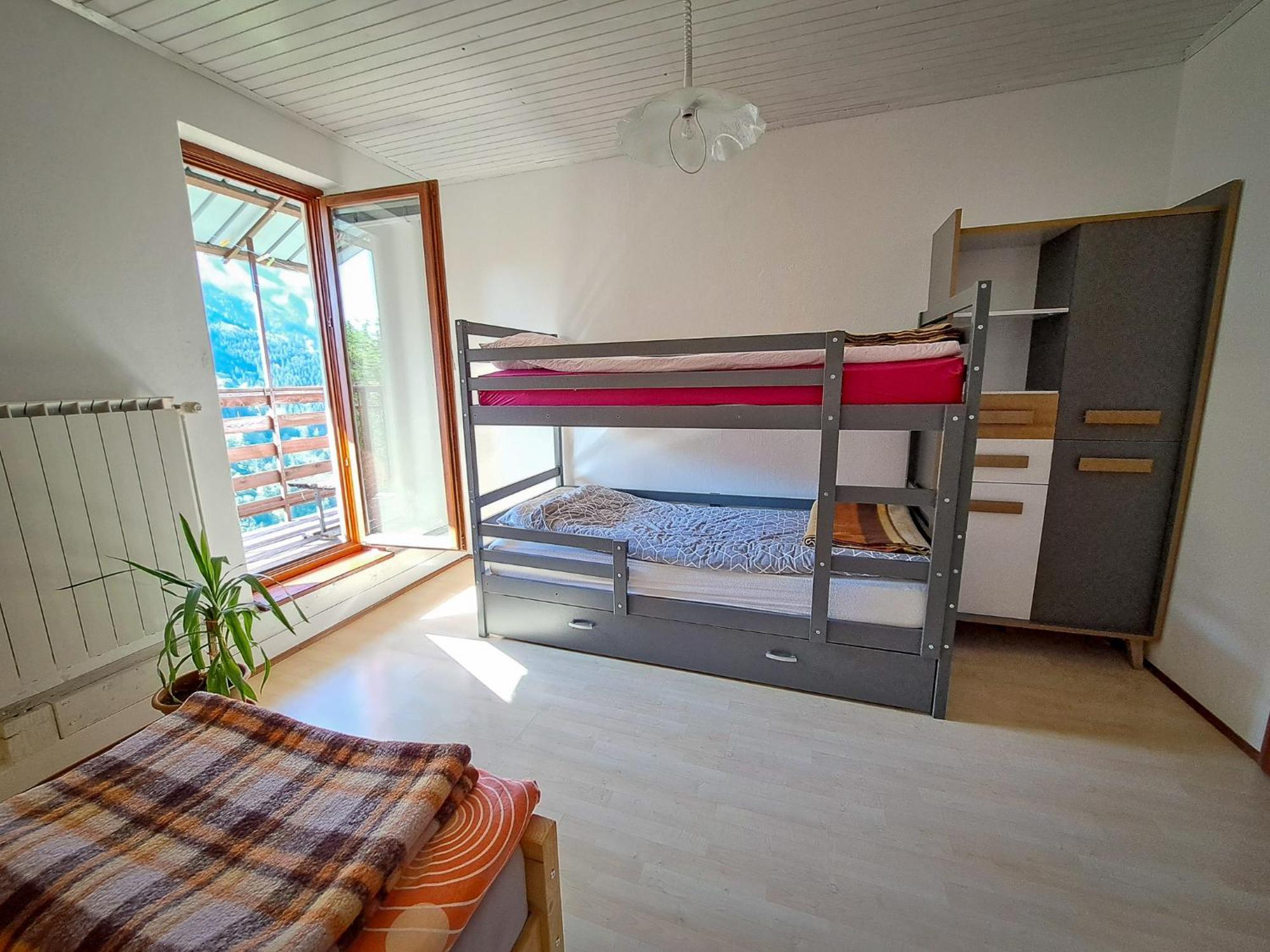 Apartamento Hikers Hut Hisar Podbrdo Exterior foto