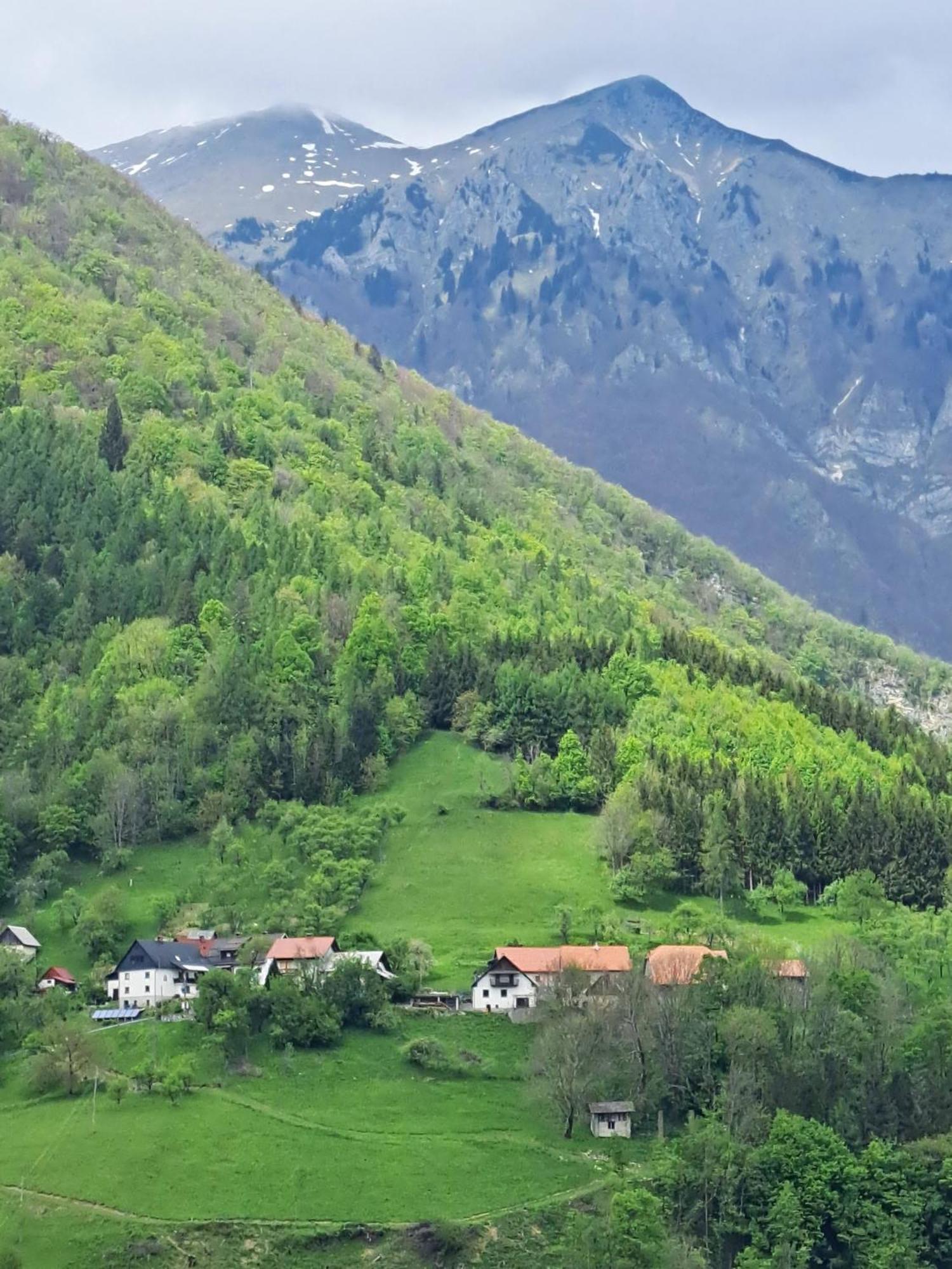 Apartamento Hikers Hut Hisar Podbrdo Exterior foto